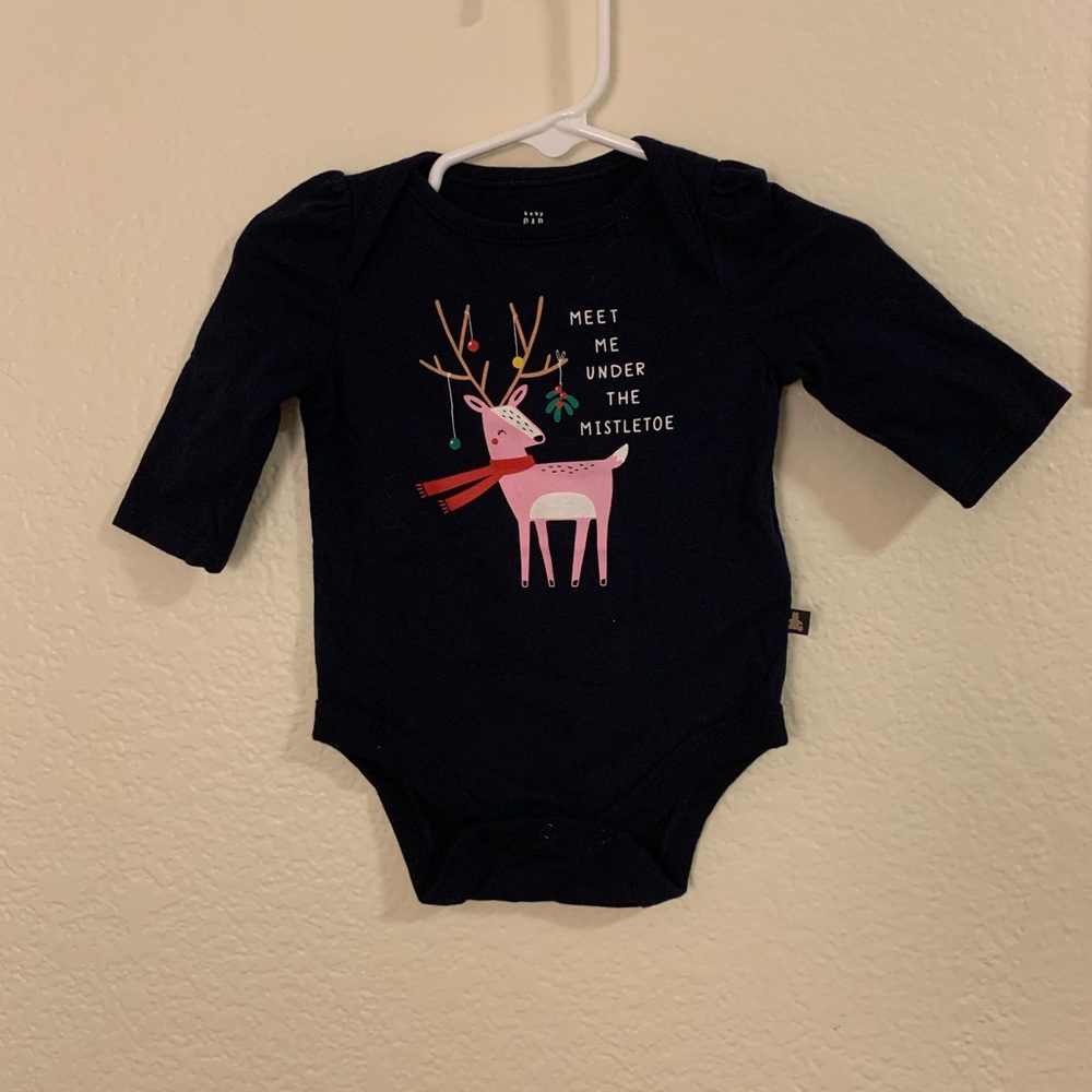 Baby Gap Meet me under the mistletoe onsie
